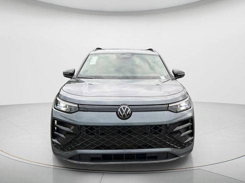 New 2026 Volkswagen Tiguan SE R-Line FWD image 2