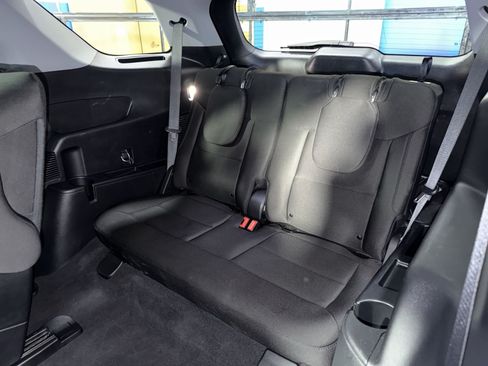 Used 2022 Ford Explorer XLT AWD/4WD image 29