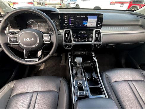 Used 2022 Kia Sorento SX image 12