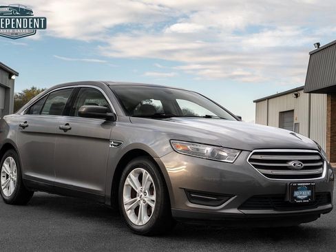 Used 2013 Ford Taurus SEL image 1