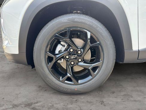 New 2026 Chevrolet Trax LT w/ Driver Confidence Package FWD image 9