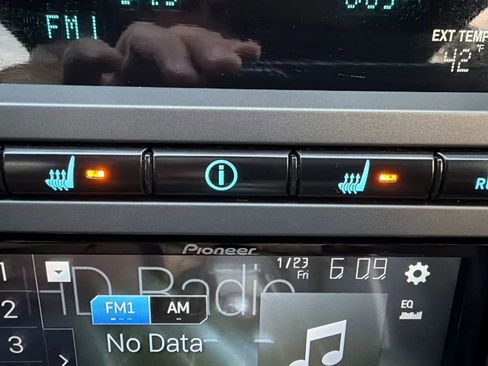 Used 2013 Ford Mustang GT Premium w/ Comfort Pkg image 33