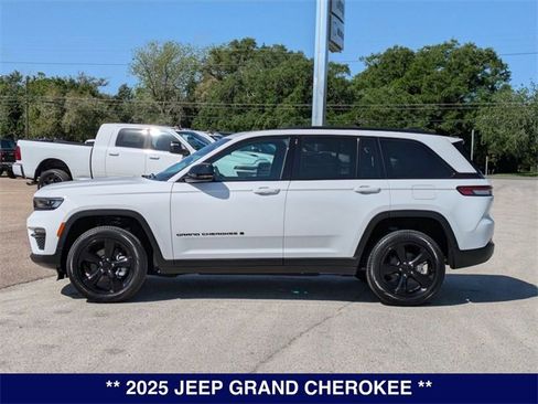 New 2025 Jeep Grand Cherokee Limited w/ Black Appearance Package image 8