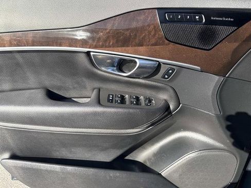 Used 2019 Volvo XC90 T6 Momentum w/ Advanced Package image 11