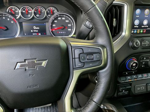Used 2021 Chevrolet Silverado 1500 LT Trail Boss w/ Convenience Package II AWD/4WD image 13