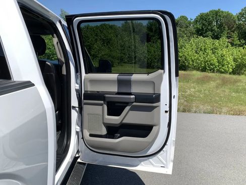 Used 2019 Ford F150 XLT w/ Equipment Group 302A Luxury AWD/4WD image 32