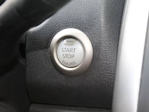 Used 2014 Nissan Versa Note SV w/ SL Package FWD image 20
