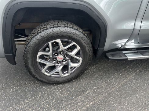 Used 2025 GMC Sierra 1500 SLT image 4