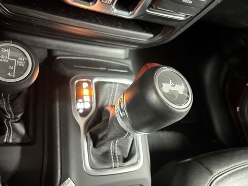 Used 2021 Jeep Wrangler Unlimited Sahara w/ Cold Weather Group AWD/4WD image 16