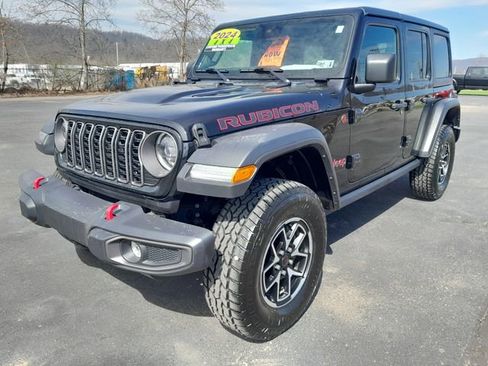 Used 2024 Jeep Wrangler Unlimited Rubicon AWD/4WD image 5