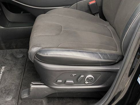 Used 2025 Hyundai Palisade Calligraphy image 11