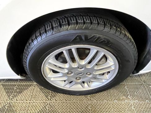 Used 2010 Ford Focus SE image 21