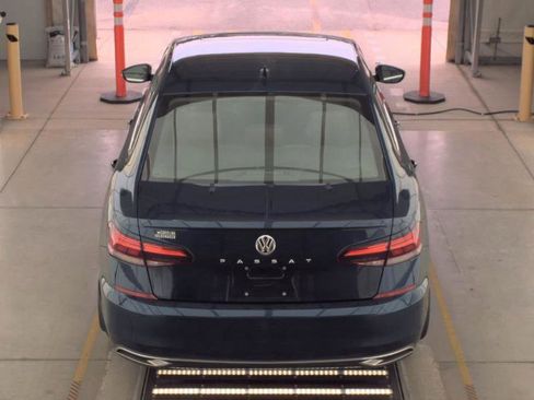 Used 2022 Volkswagen Passat 2.0T SE FWD image 4