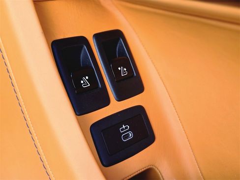 Used 2022 Rolls-Royce Cullinan image 12