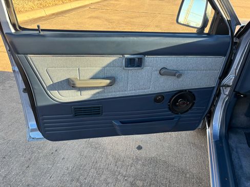 Used 1987 Nissan Pickup 2WD King Cab image 10