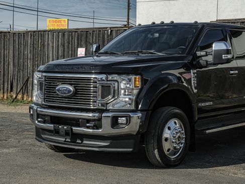 Used 2022 Ford F450 Lariat w/ Chrome Package image 5