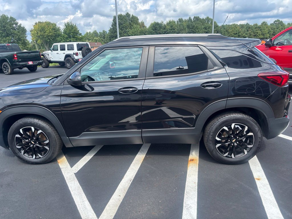Used 2021 Chevrolet TrailBlazer LT w/ Convenience Package FWD image 6