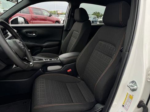Used 2025 Honda HR-V Sport image 25