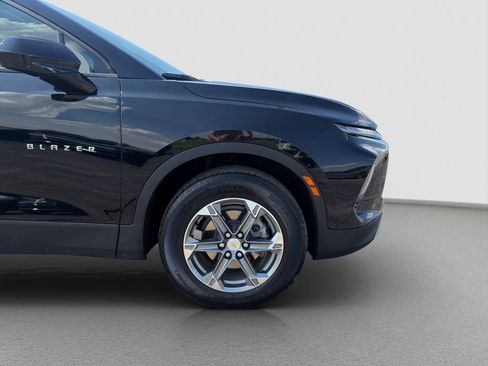 Used 2024 Chevrolet Blazer LT w/ Convenience Package FWD image 27