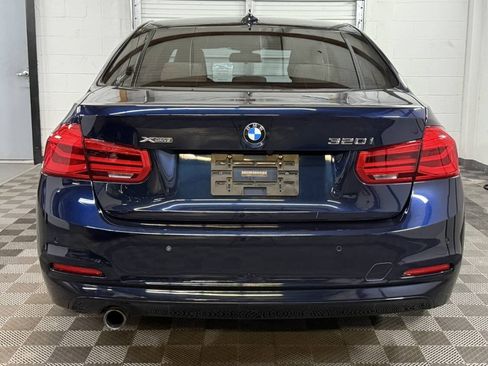 Used 2017 BMW 320i xDrive Sedan AWD/4WD image 5
