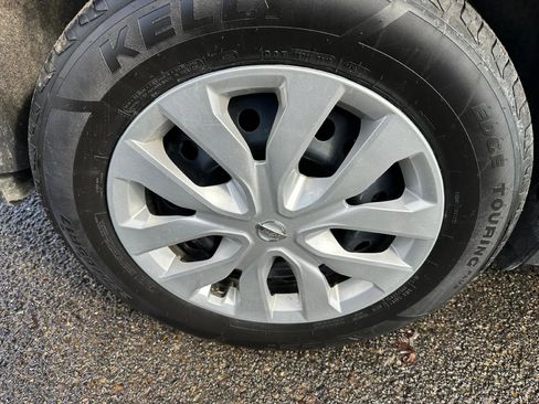 Used 2016 Nissan Rogue S image 24