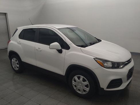 Used 2018 Chevrolet Trax LS FWD image 11