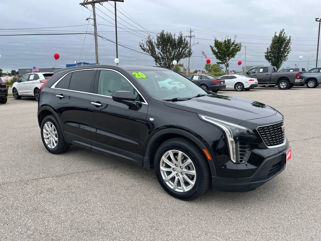Used 2020 Cadillac XT4 Luxury w/ Cold Weather Package FWD image 9