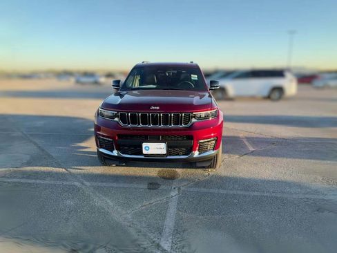 New 2025 Jeep Grand Cherokee L Limited w/ Luxury Tech Group II image 2