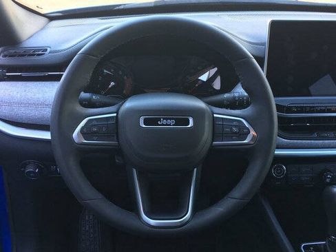 Used 2023 Jeep Compass Latitude AWD/4WD image 9