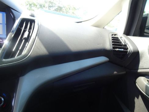 Used 2016 Ford C-MAX SEL w/ Equipment Group 302A image 29