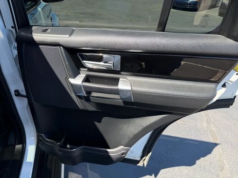 Used 2016 Land Rover LR4 HSE AWD/4WD image 16