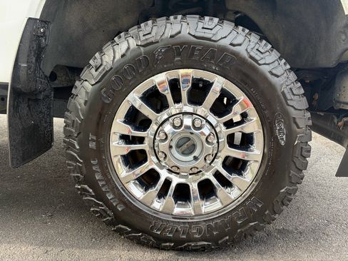 Used 2020 Ford F250 Lariat w/ Chrome Package image 19