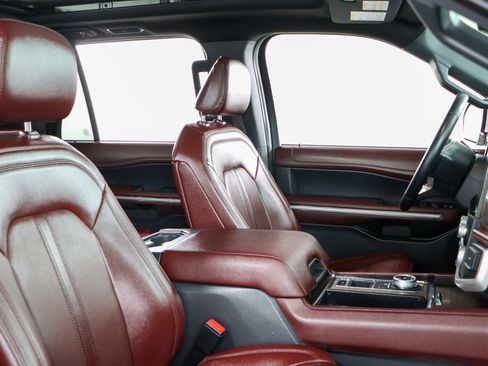 Used 2023 Ford Expedition Limited image 29