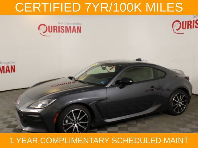 Used 2025 Toyota GR86 RWD image 3