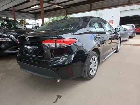 Used 2026 Toyota Corolla LE FWD image 4