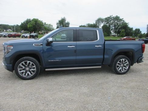 New 2026 GMC Sierra 1500 Denali w/ Denali Reserve Package AWD/4WD image 9