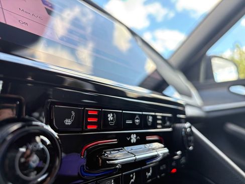 New 2025 Jeep Grand Cherokee Limited w/ Luxury Tech Group II image 6