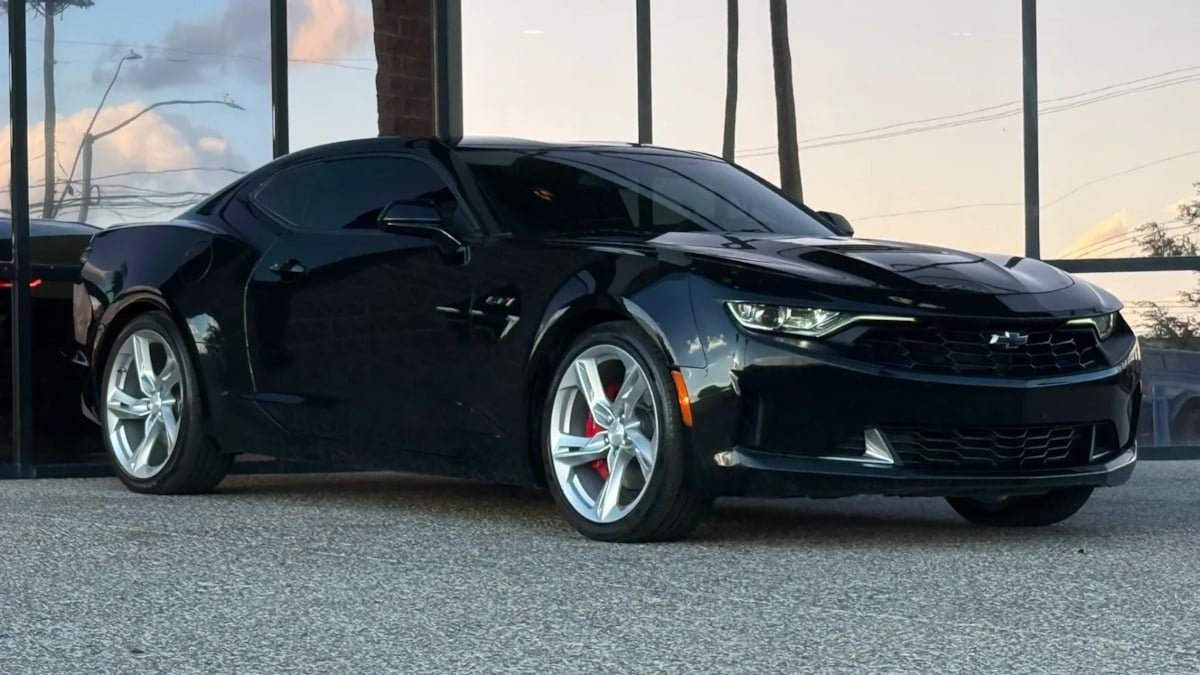 Used 2021 Chevrolet Camaro LT w/ RS Package RWD image 16