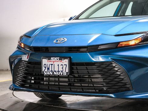 Used 2026 Toyota Camry LE FWD image 8