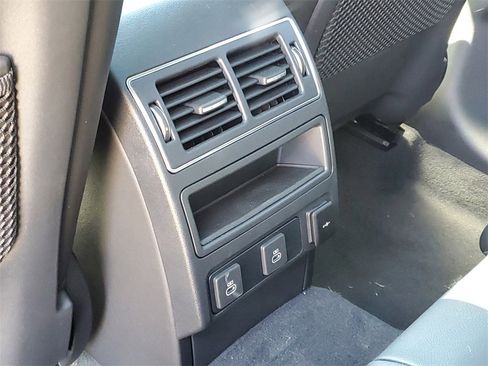 Used 2025 Jaguar F-PACE R-Dynamic S image 31