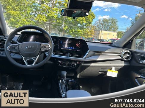 New 2025 Chevrolet Trax ACTIV w/ Driver Confidence Package image 12