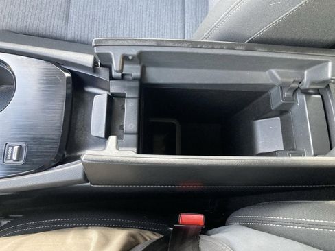 Used 2021 Nissan Rogue S image 19