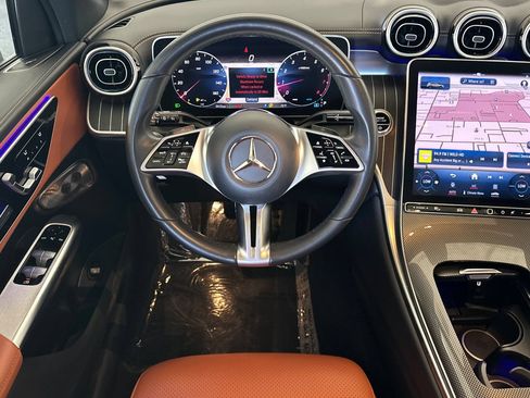 Used 2023 Mercedes-Benz GLC 300 image 17