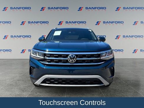 Used 2022 Volkswagen Atlas Cross Sport SE w/ Black Wheel Package AWD/4WD image 10