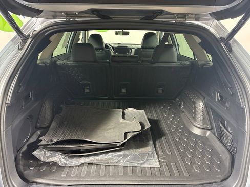 Used 2022 Subaru Outback Limited XT image 13