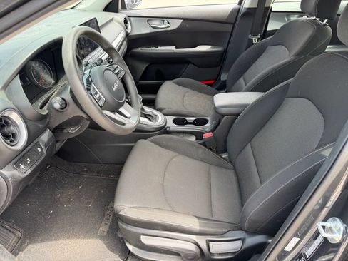 Used 2022 Kia Forte LXS w/ LXS Technology Package FWD image 22