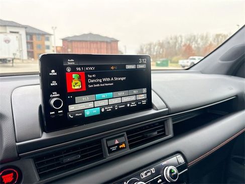 Used 2025 Honda Pilot TrailSport image 23