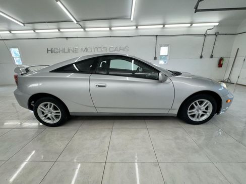 Used 2003 Toyota Celica GT w/ Upgrade Value Pkg FWD image 4