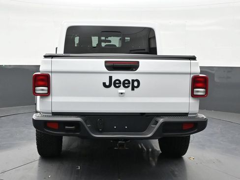 Used 2025 Jeep Gladiator Sport AWD/4WD image 4