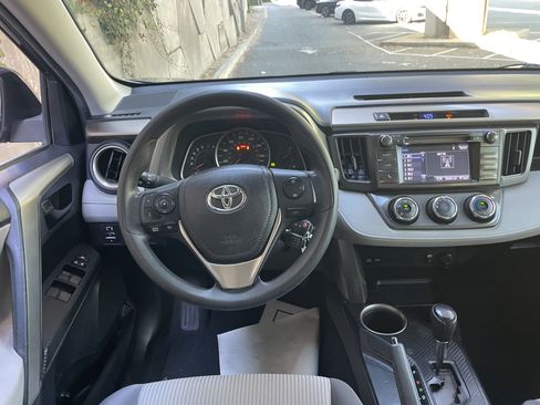 Used 2015 Toyota RAV4 LE AWD/4WD image 12